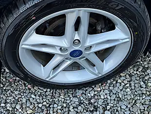 Used 2016 Ford Focus Zetec Black - Interior and Exterior details 16