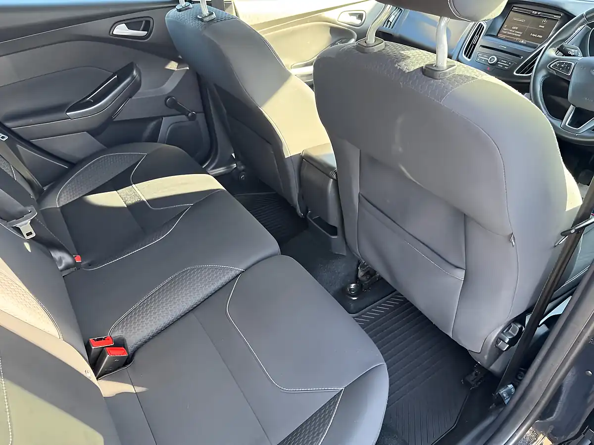 Used 2016 Ford Focus Zetec Black - Interior and Exterior details 19