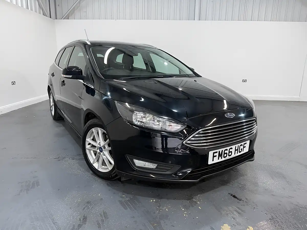 Used 2016 Ford Focus Zetec Black - Front View