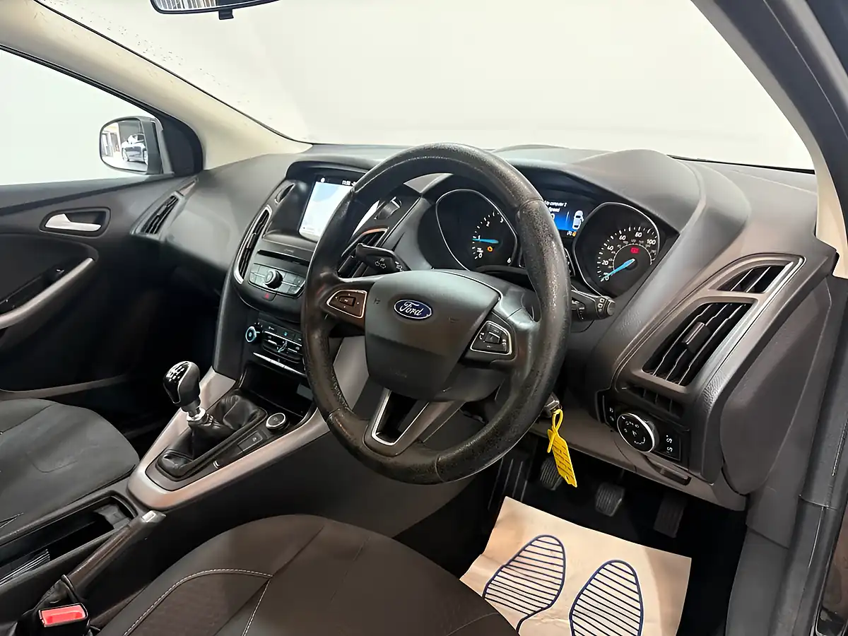 Used 2016 Ford Focus Zetec Black - Interior and Exterior details 12