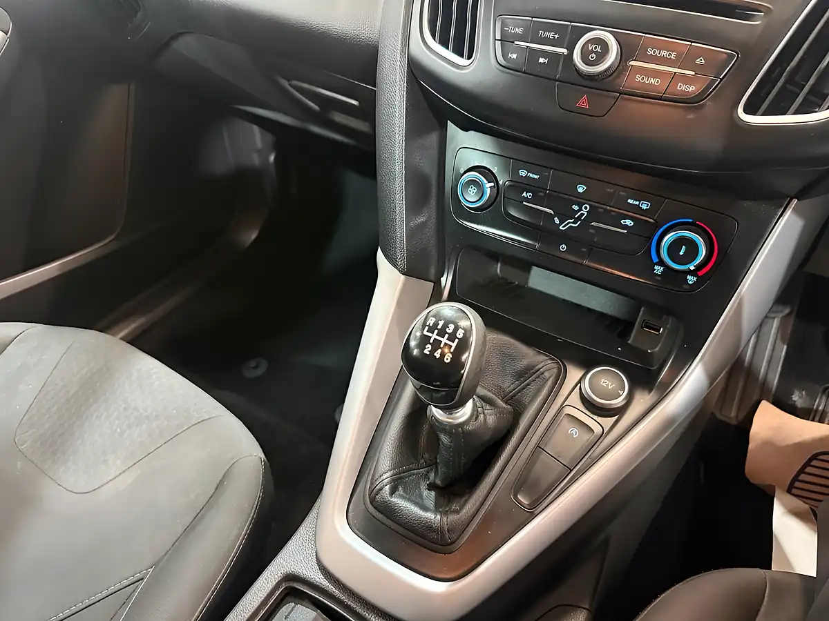 Used 2016 Ford Focus Zetec Black - Interior and Exterior details 15