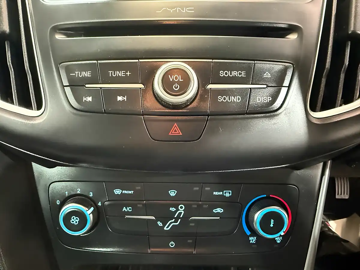Used 2016 Ford Focus Zetec Black - Interior and Exterior details 16