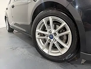 Used 2016 Ford Focus Zetec Black - Interior and Exterior details 4