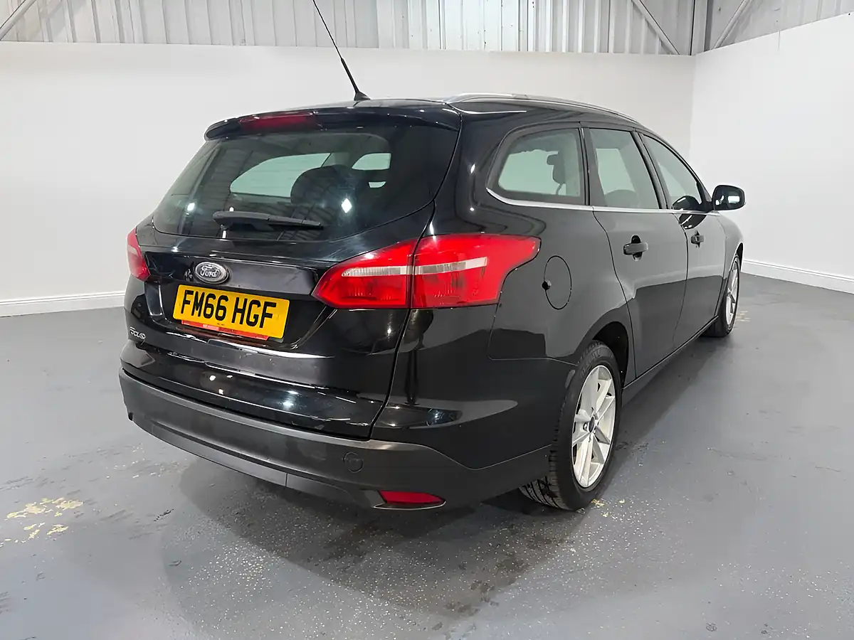Used 2016 Ford Focus Zetec Black - Interior and Exterior details 7