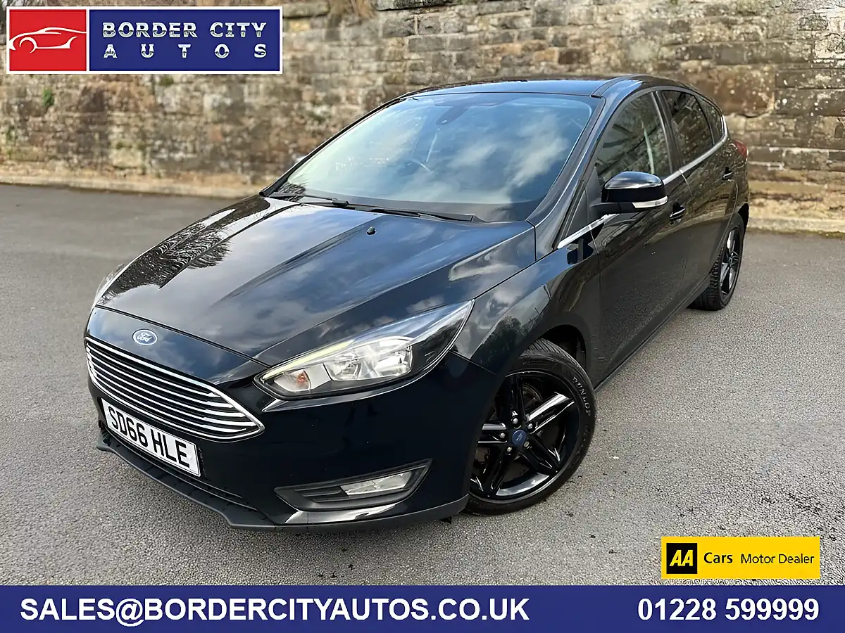 Used 2016 Ford Focus Zetec Black - Front View