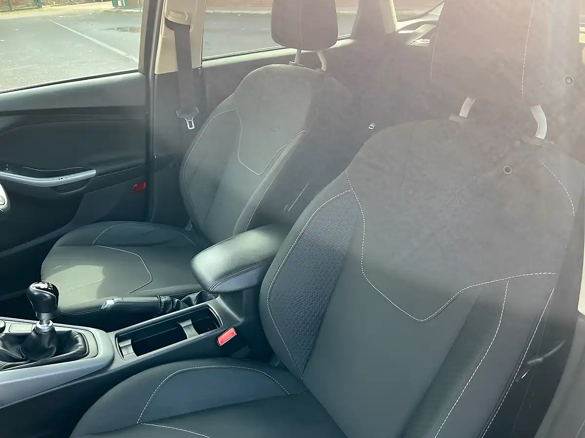 Used 2016 Ford Focus Zetec Black - Interior and Exterior details 11