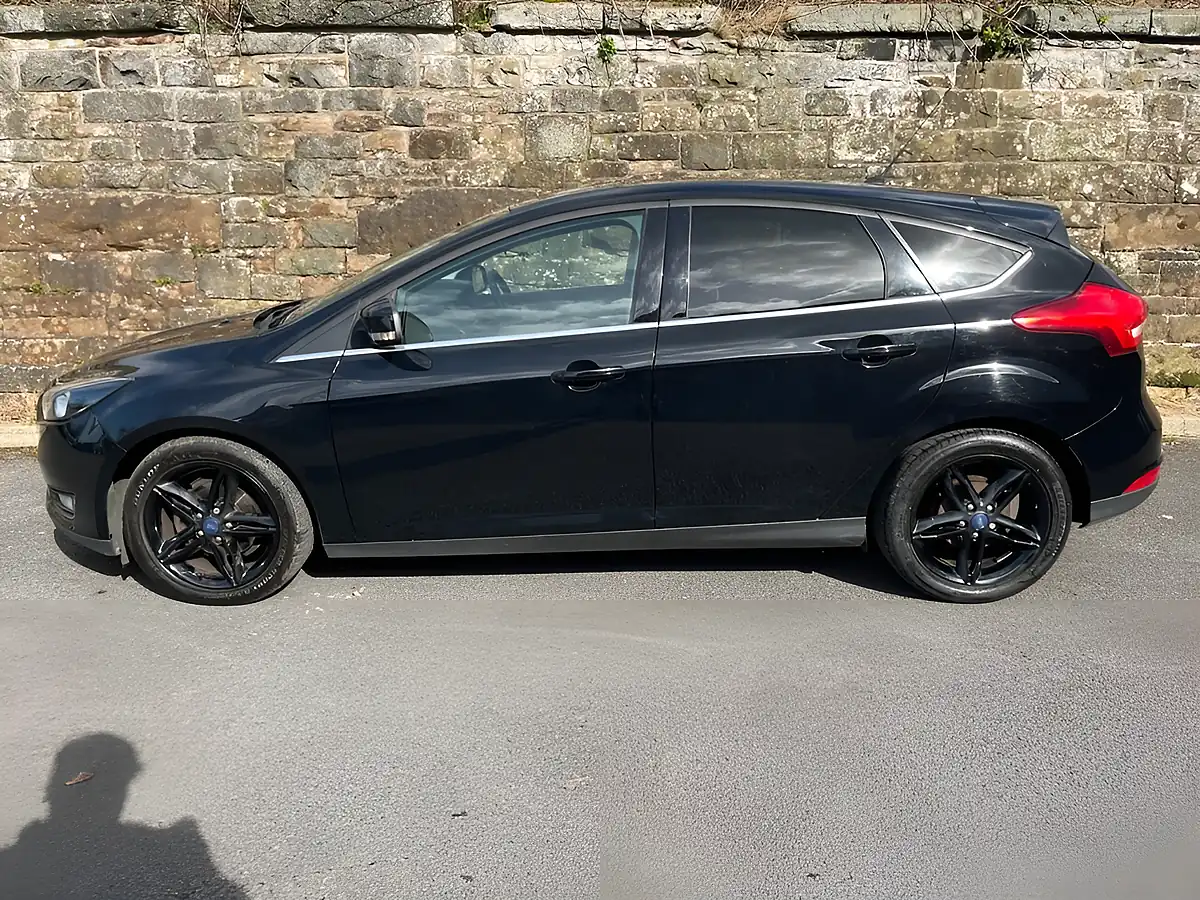 Used 2016 Ford Focus Zetec Black - Interior and Exterior details 4