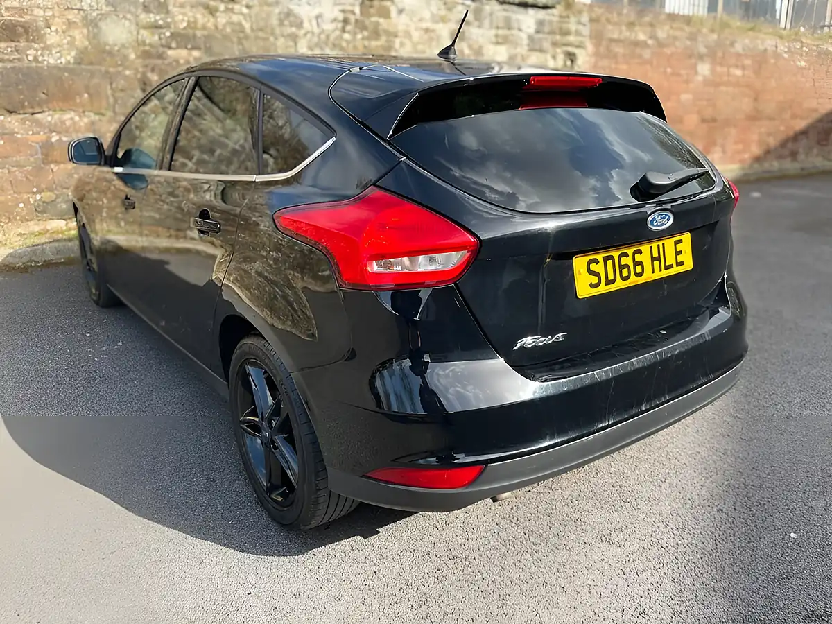 Used 2016 Ford Focus Zetec Black - Interior and Exterior details 6