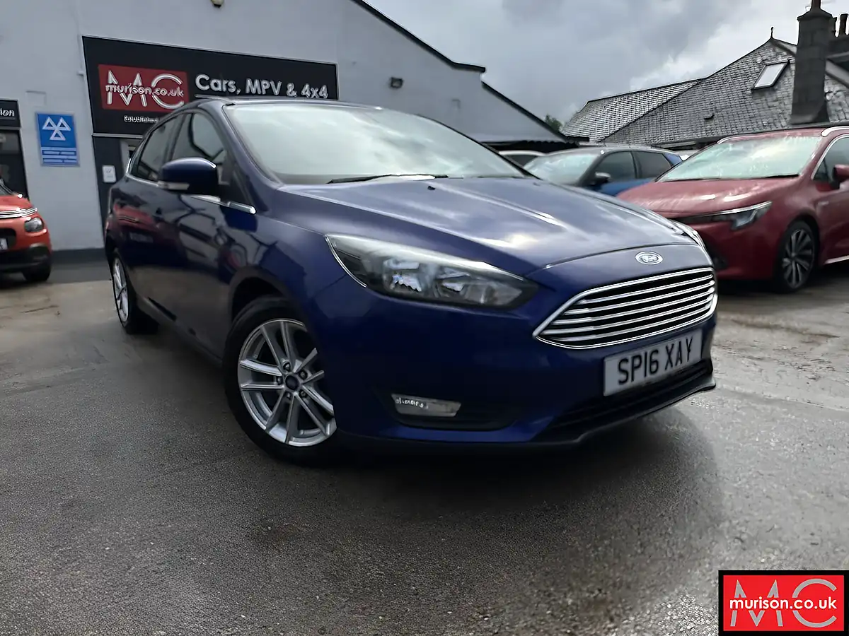Used 2016 Ford Focus Zetec Blue - Front View