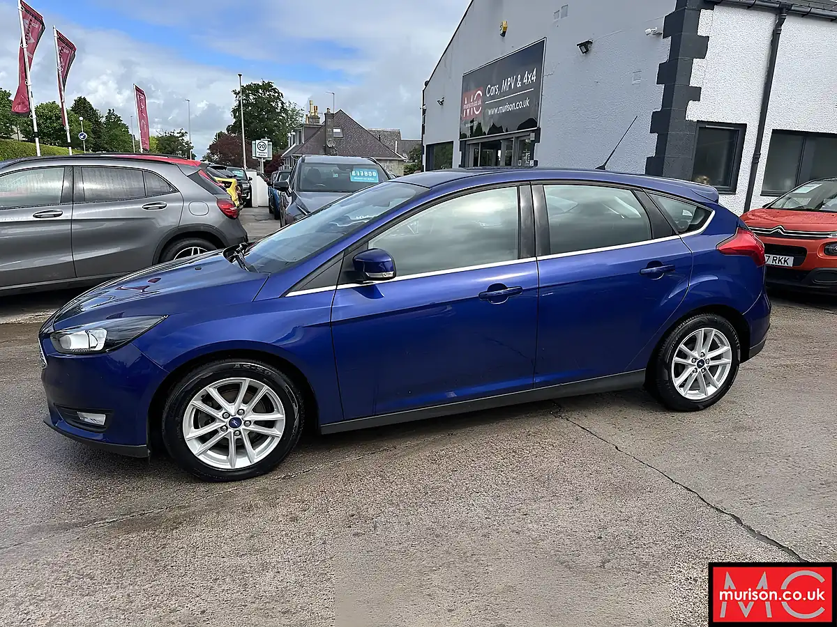 Used 2016 Ford Focus Zetec Blue - Interior and Exterior details 6