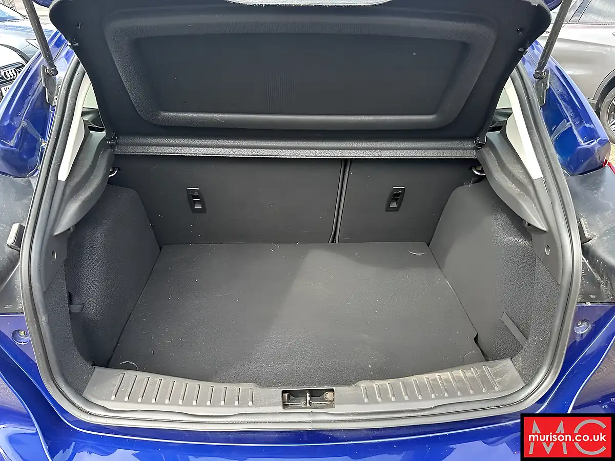 Used 2016 Ford Focus Zetec Blue - Interior and Exterior details 9