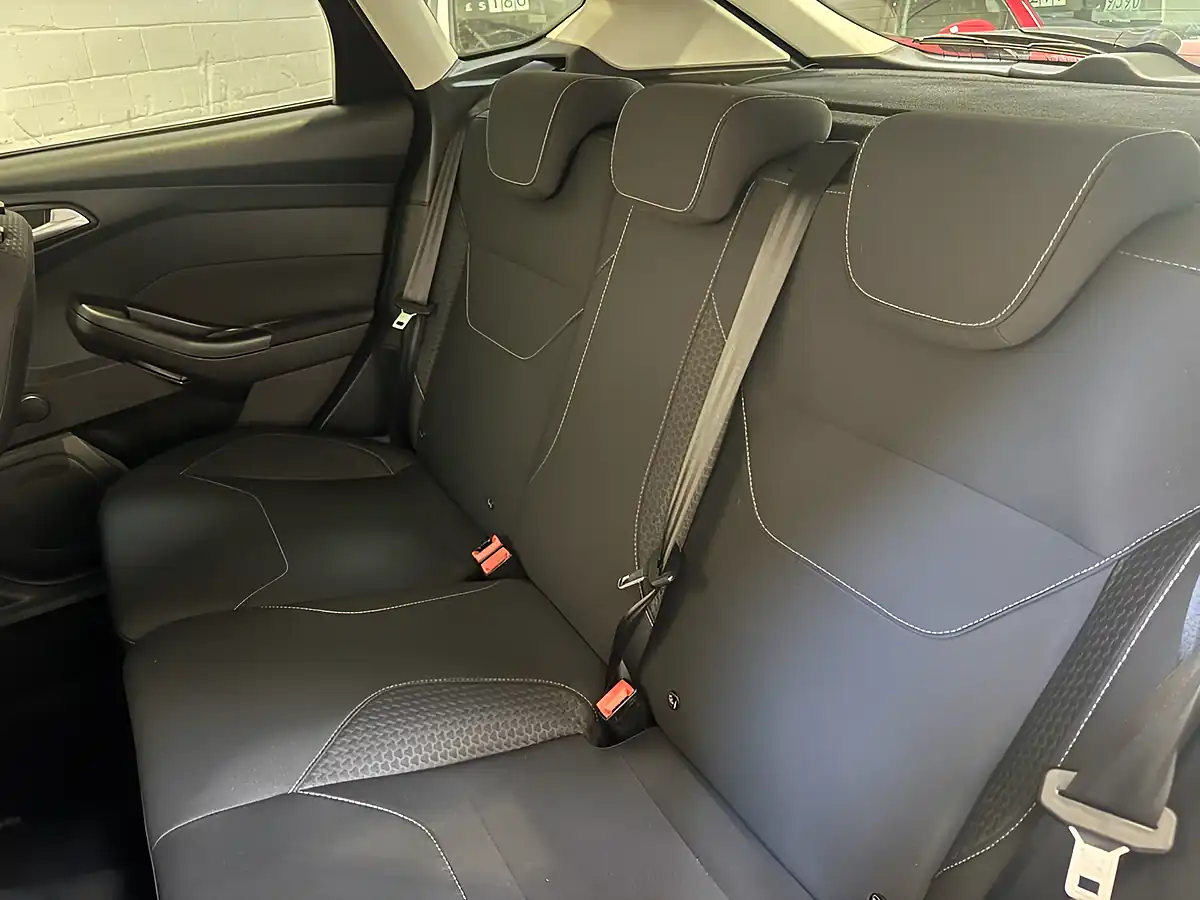 Used 2016 Ford Focus Zetec Blue - Interior and Exterior details 13