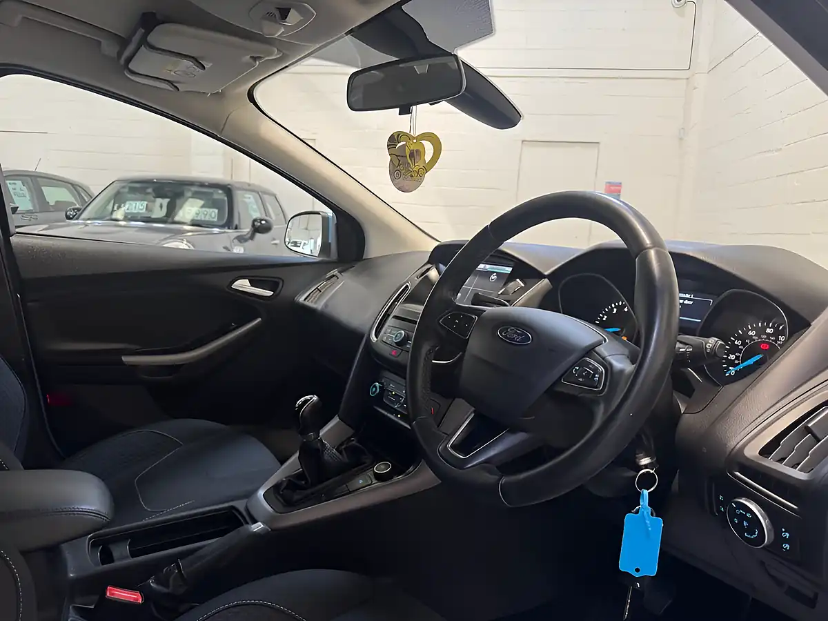 Used 2016 Ford Focus Zetec Blue - Interior and Exterior details 16