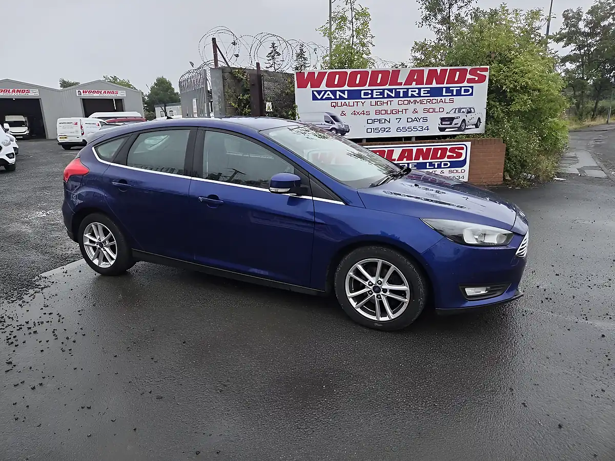 Used 2016 Ford Focus Zetec Blue - Front View
