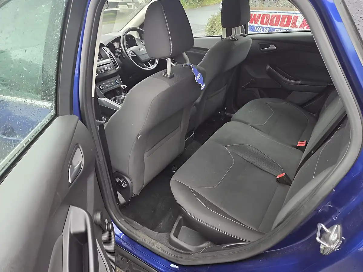 Used 2016 Ford Focus Zetec Blue - Interior and Exterior details 7