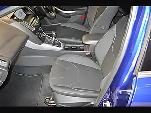 Used 2016 Ford Focus Zetec Deep Impact Blue - Interior and Exterior details 10