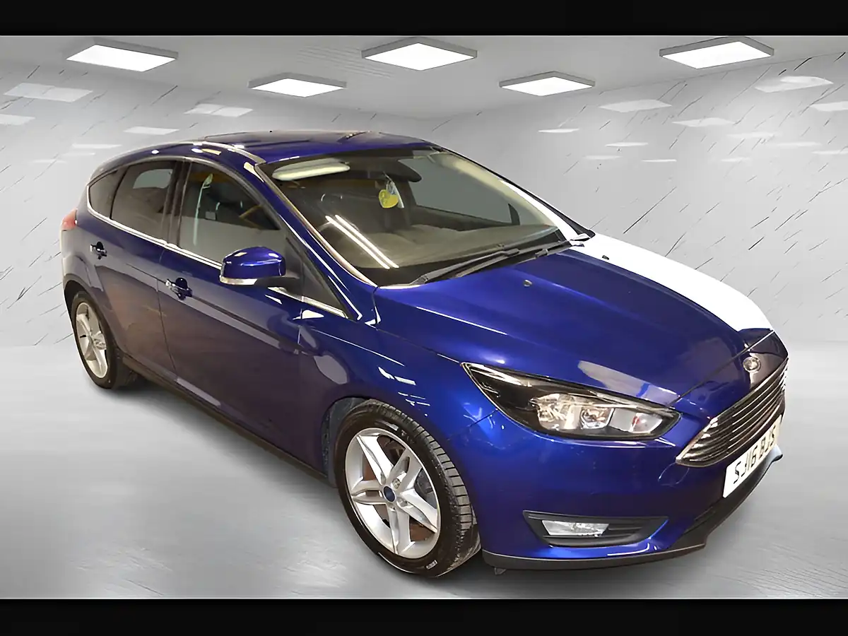 Used 2016 Ford Focus Zetec Deep Impact Blue - Interior and Exterior details 4