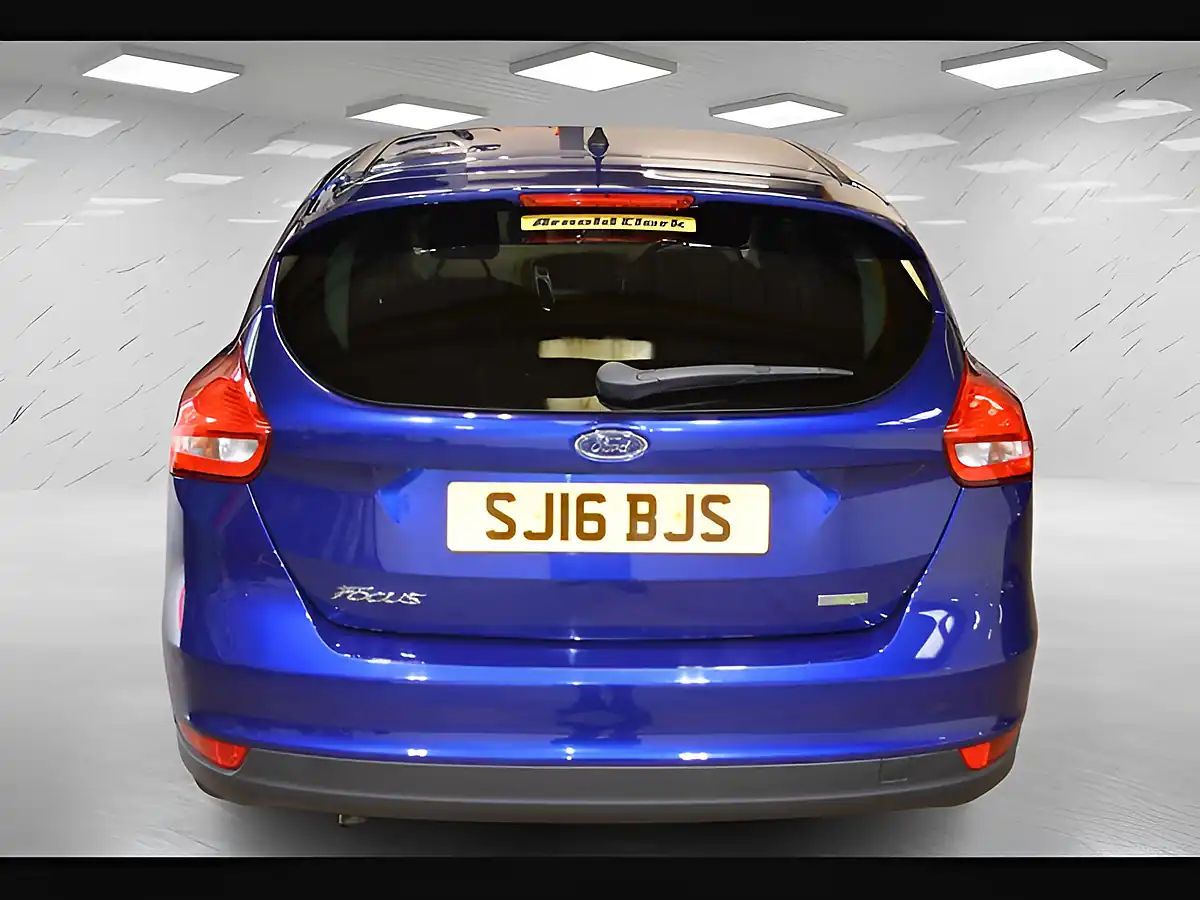 Used 2016 Ford Focus Zetec Deep Impact Blue - Interior and Exterior details 7