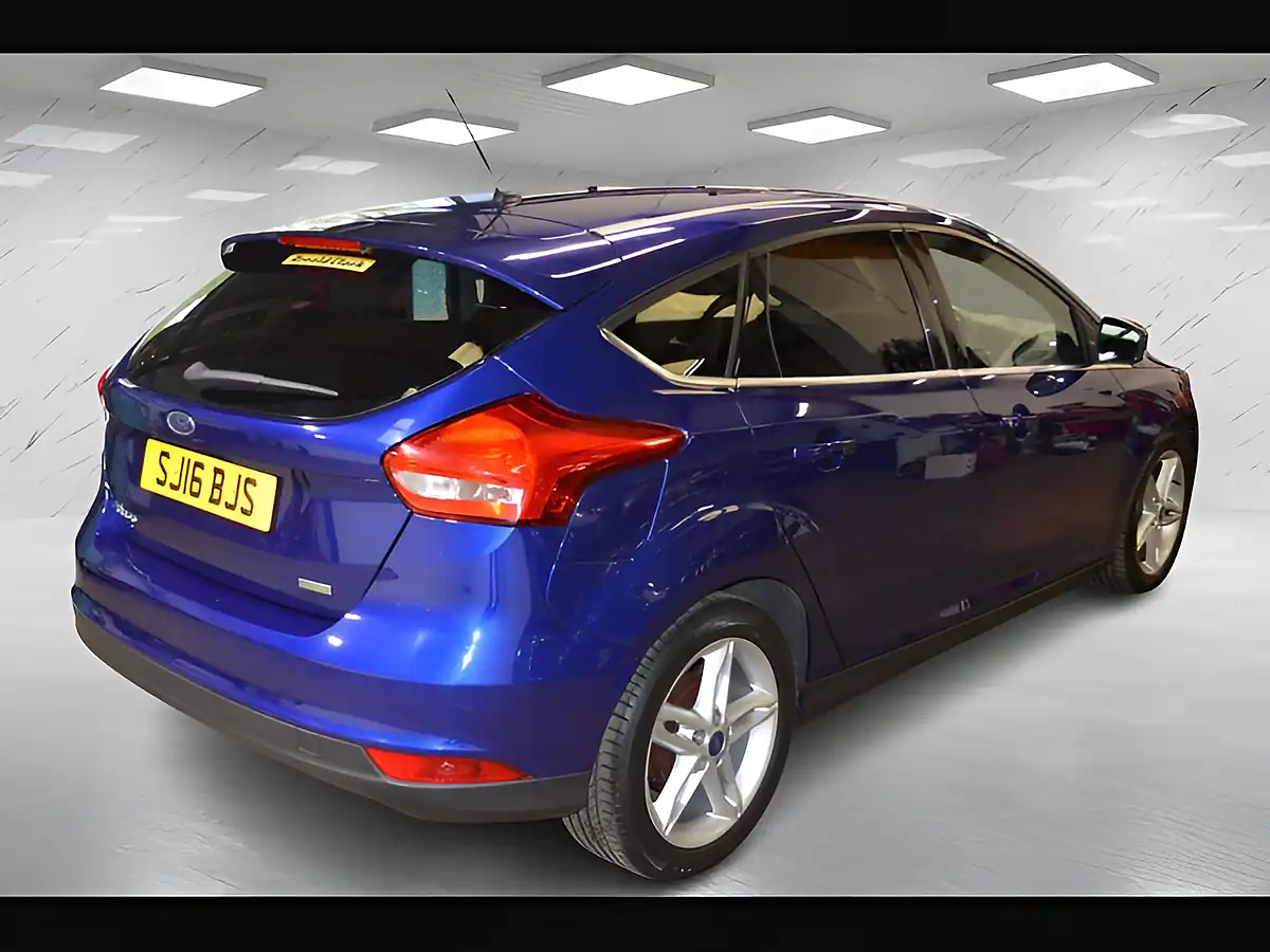 Used 2016 Ford Focus Zetec Deep Impact Blue - Interior and Exterior details 8