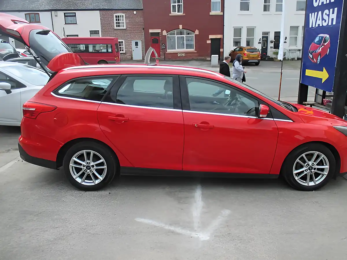 Used 2016 Ford Focus Zetec Estate Red - Interior and Exterior details 3