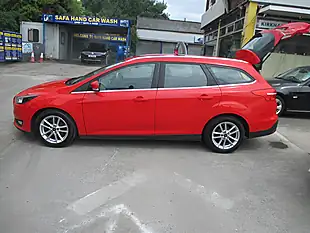Used 2016 Ford Focus Zetec Estate Red - Interior and Exterior details 5