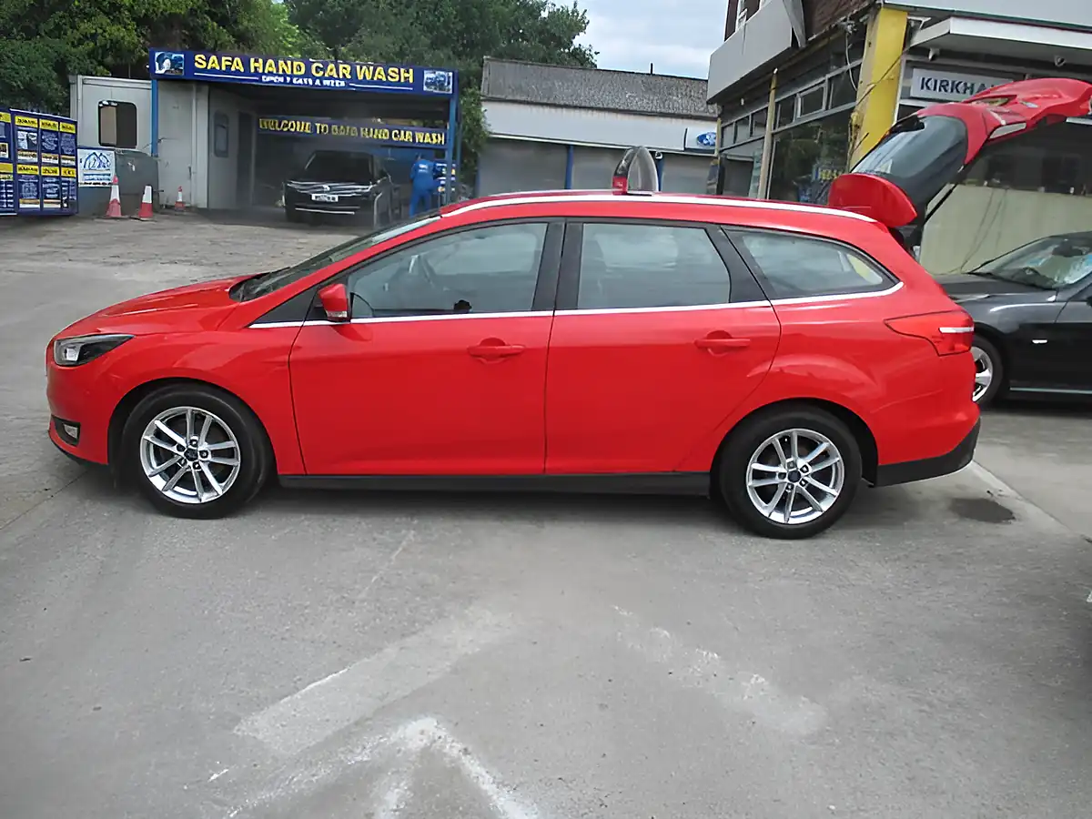 Used 2016 Ford Focus Zetec Estate Red - Interior and Exterior details 5