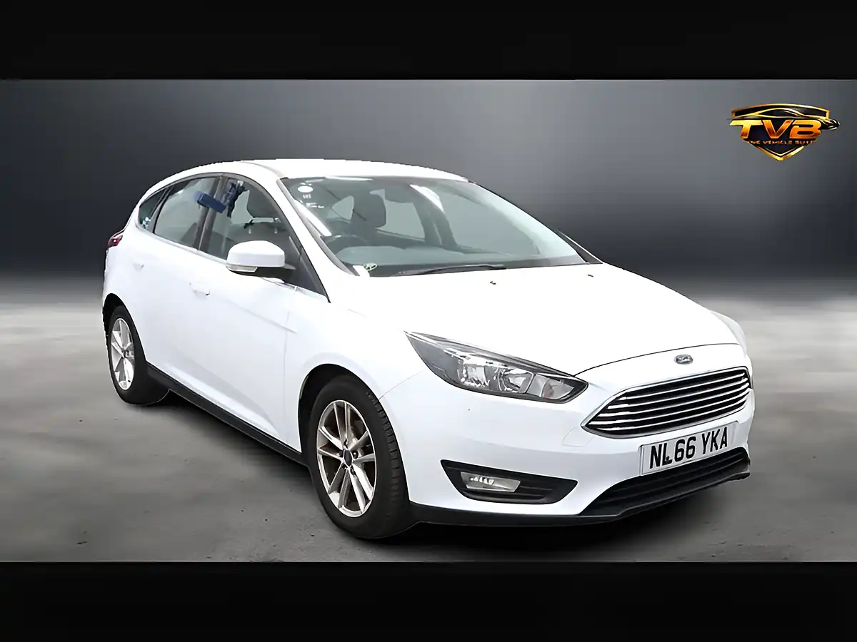 Used 2016 Ford Focus Zetec Frozen White - Front View