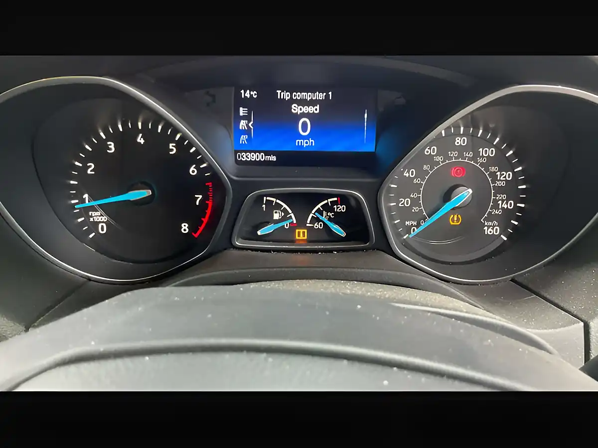 Used 2016 Ford Focus Zetec Frozen White - Interior and Exterior details 10