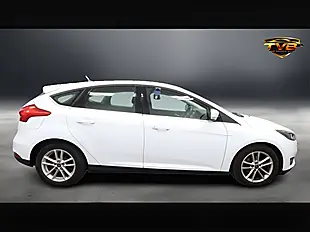 Used 2016 Ford Focus Zetec Frozen White - Interior and Exterior details 2