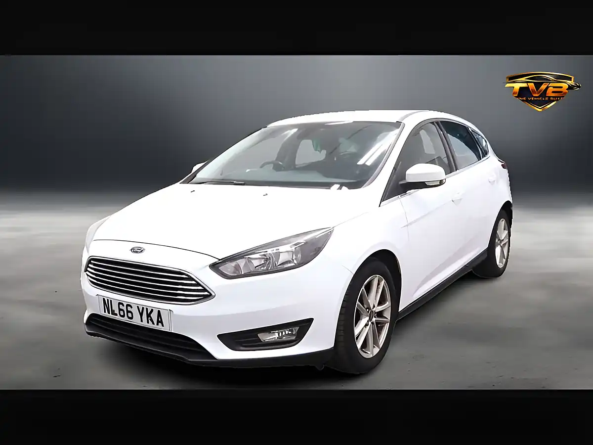 Used 2016 Ford Focus Zetec Frozen White - Interior and Exterior details 4