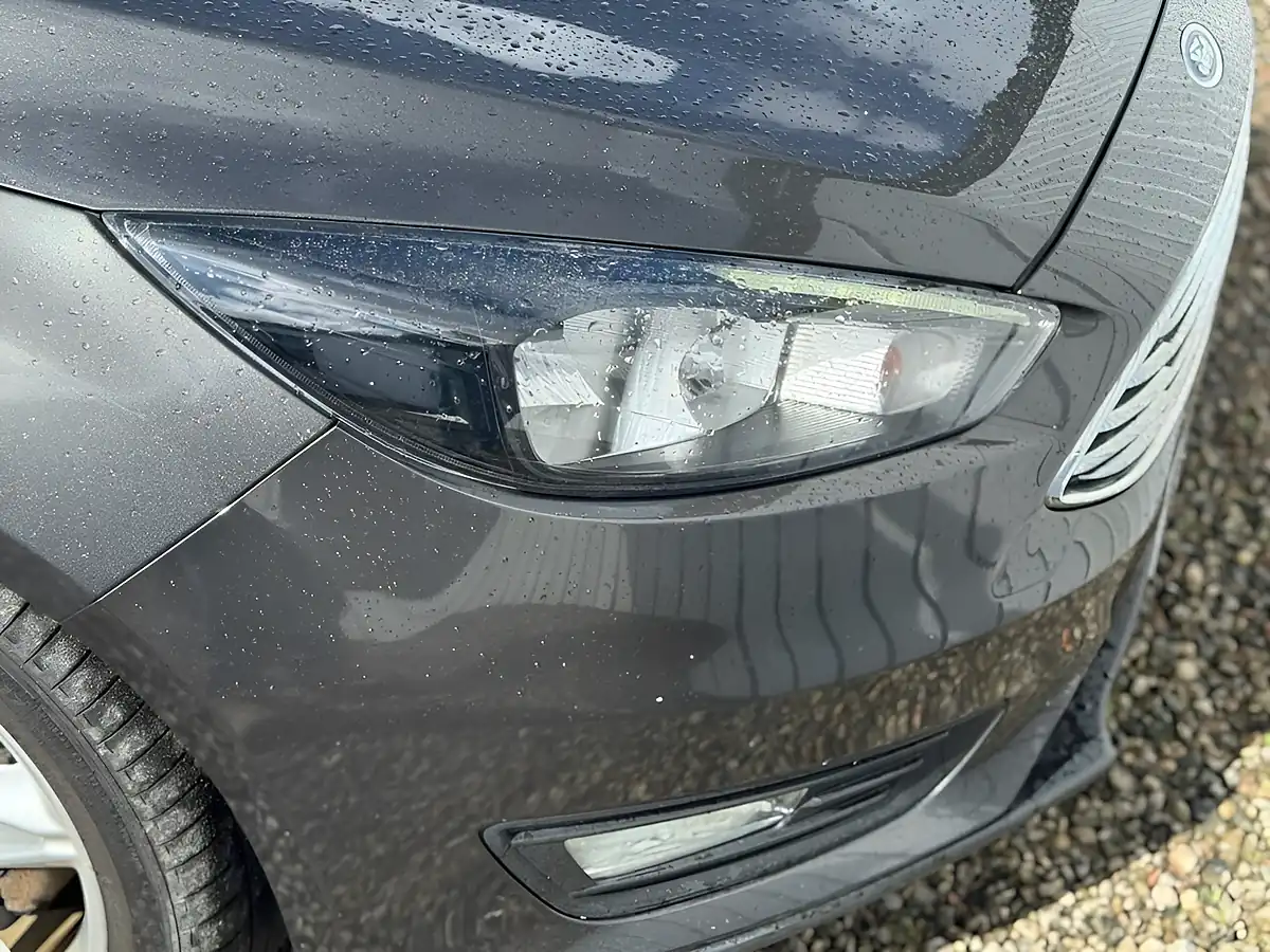 Used 2016 Ford Focus Zetec Grey - Interior and Exterior details 11