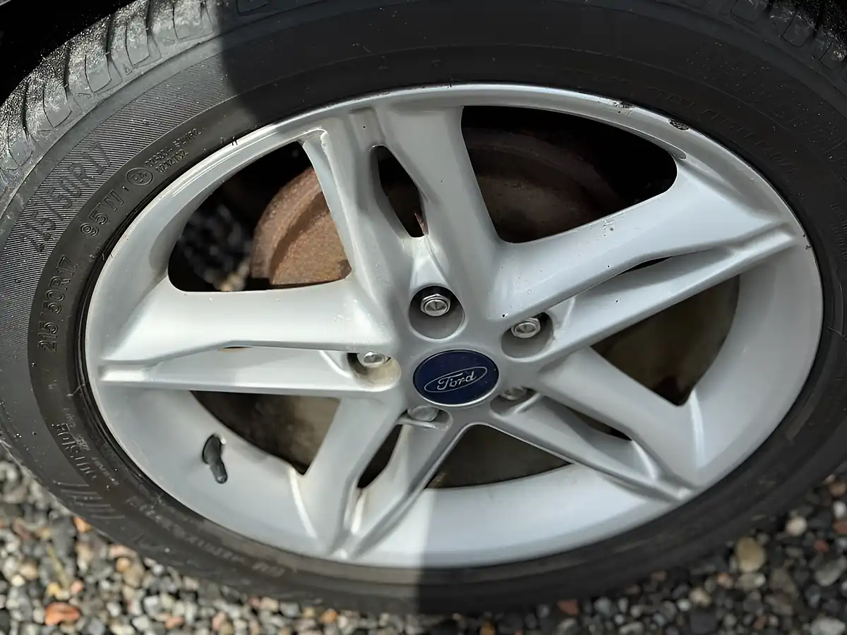 Used 2016 Ford Focus Zetec Grey - Interior and Exterior details 15