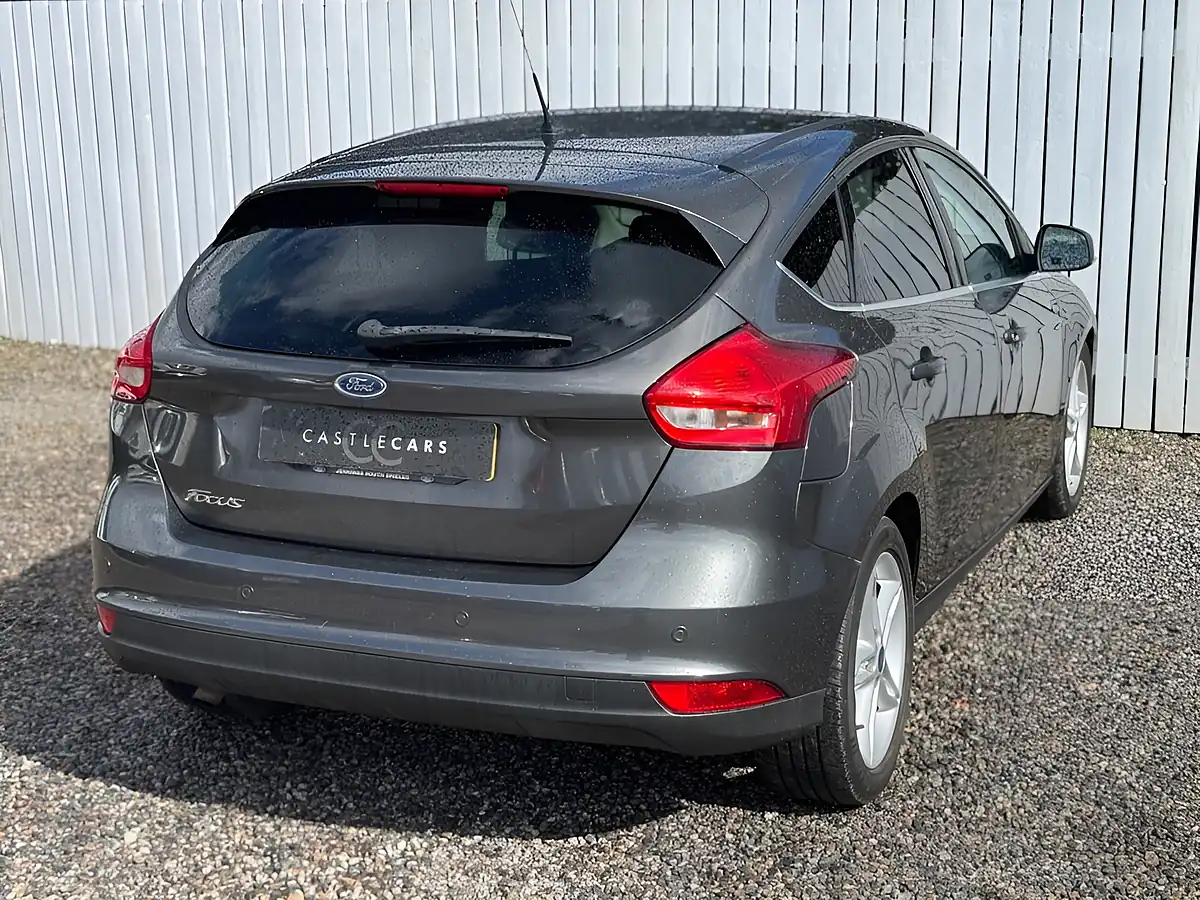 Used 2016 Ford Focus Zetec Grey - Interior and Exterior details 5
