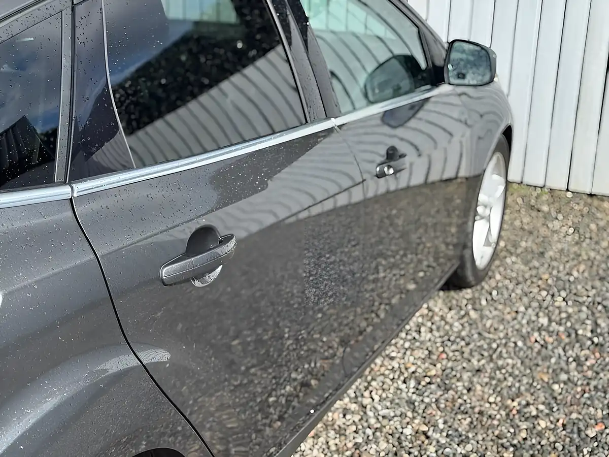 Used 2016 Ford Focus Zetec Grey - Interior and Exterior details 9