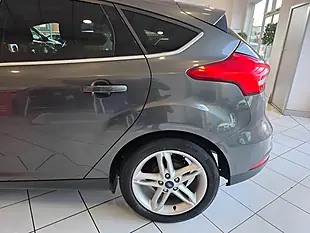Used 2016 Ford Focus Zetec Grey - Interior and Exterior details 16