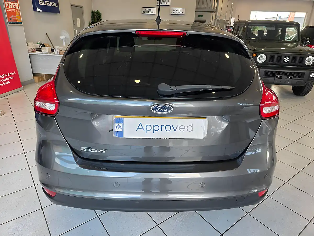 Used 2016 Ford Focus Zetec Grey - Interior and Exterior details 4