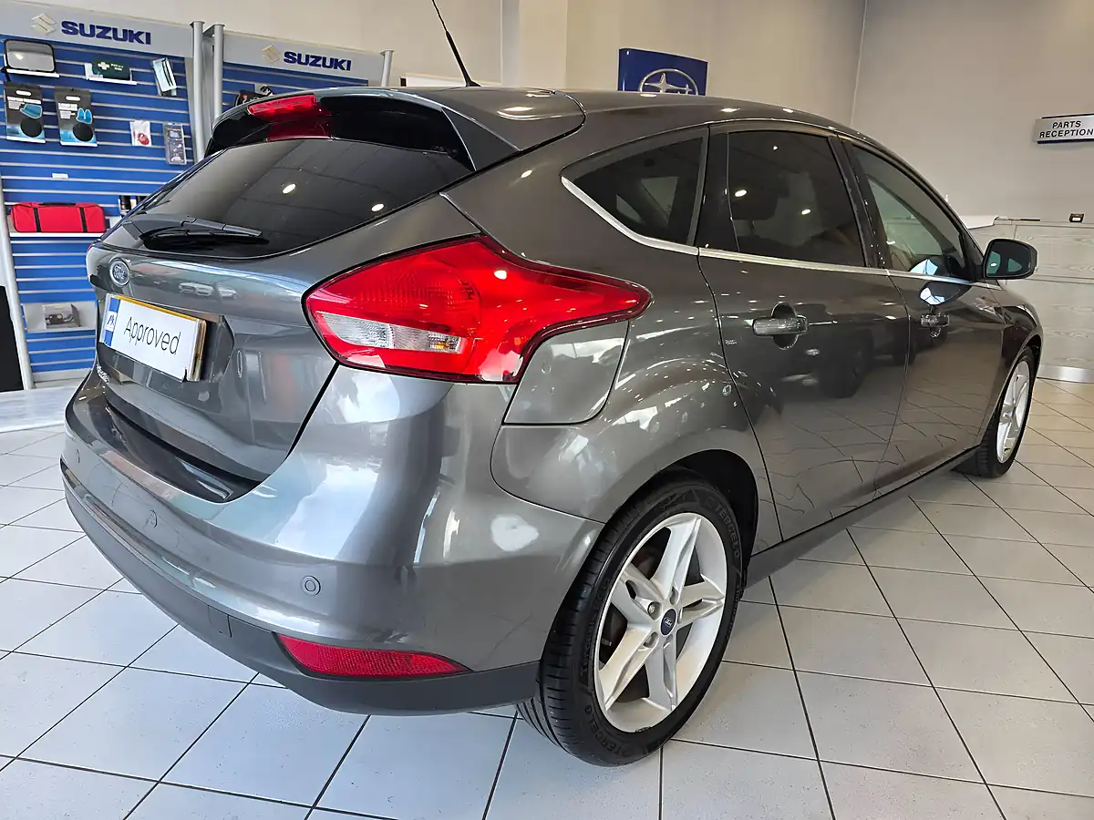Used 2016 Ford Focus Zetec Grey - Interior and Exterior details 6