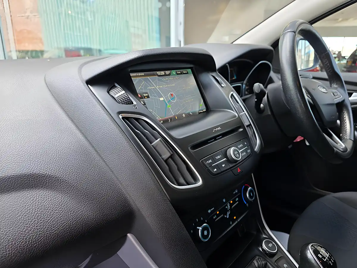 Used 2016 Ford Focus Zetec Grey - Interior and Exterior details 7