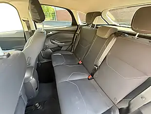 Used 2016 Ford Focus Zetec Moondust Silver - Interior and Exterior details 10