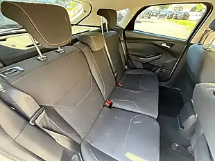 Used 2016 Ford Focus Zetec Moondust Silver - Interior and Exterior details 11