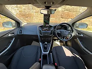 Used 2016 Ford Focus Zetec Moondust Silver - Interior and Exterior details 14