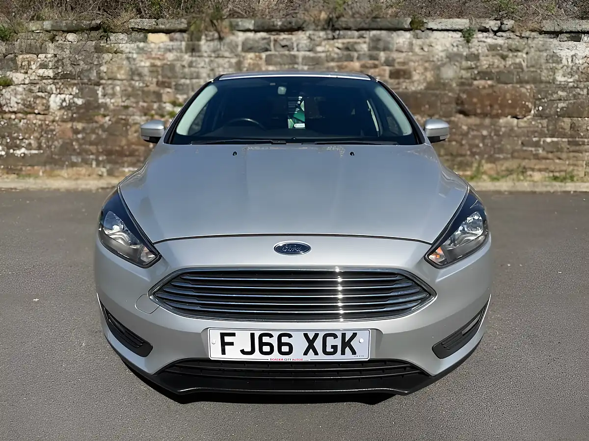Used 2016 Ford Focus Zetec Moondust Silver - Interior and Exterior details 2