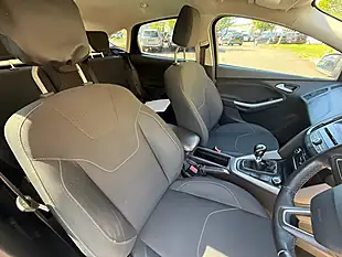 Used 2016 Ford Focus Zetec Moondust Silver - Interior and Exterior details 20