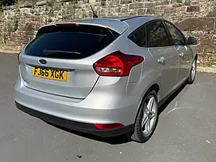 Used 2016 Ford Focus Zetec Moondust Silver - Interior and Exterior details 6