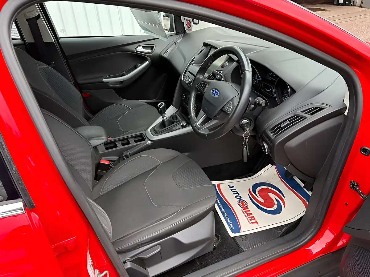 Used 2016 Ford Focus Zetec Red - Interior and Exterior details 12
