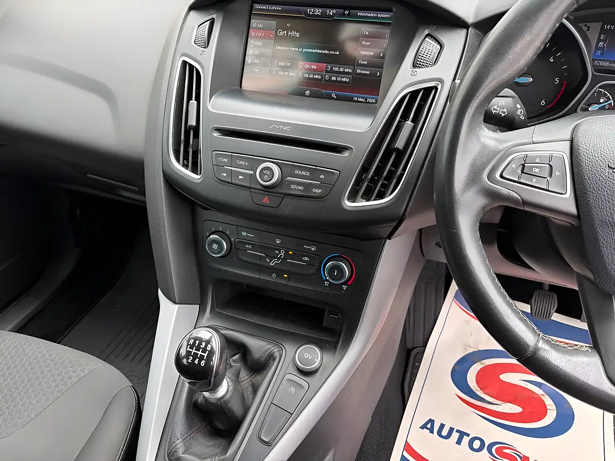 Used 2016 Ford Focus Zetec Red - Interior and Exterior details 13