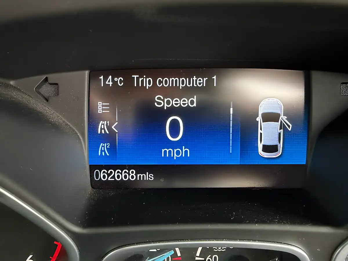 Used 2016 Ford Focus Zetec Red - Interior and Exterior details 14