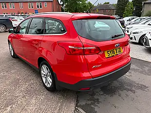 Used 2016 Ford Focus Zetec Red - Interior and Exterior details 6
