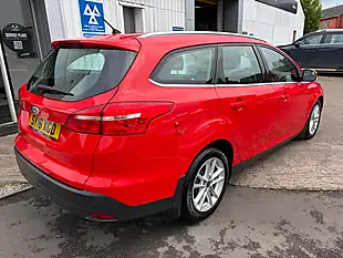 Used 2016 Ford Focus Zetec Red - Interior and Exterior details 8