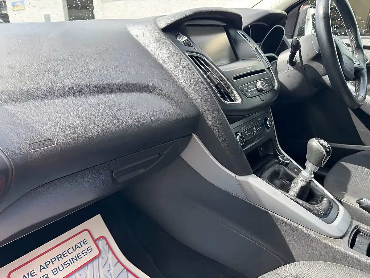 Used 2016 Ford Focus Zetec Red - Interior and Exterior details 4